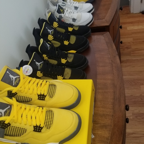 JORDAN 4 RETRO THUNDER..DS...SZ 11....100% AUTHENT - Picture 4 of 4